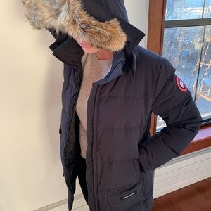 Women’s Navy Canada Goose Solaris Parka (Size Med)